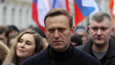 Report claims Russian hit squad poisoned opposition activist Navalny