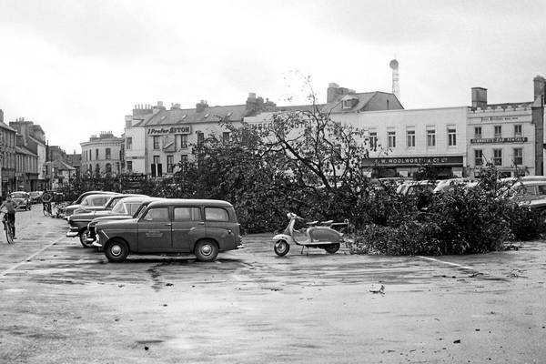 Hurricane Debbie: high winds, death and destruction in 1961