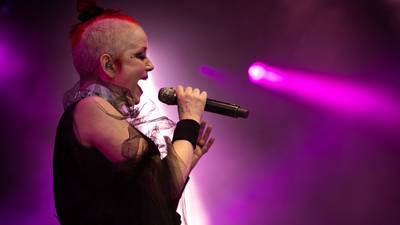 Garbage in Dublin: Manson emerges on stage, an absolute badass
