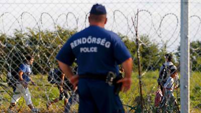 Hungary closes main migrant crossing point from Serbia