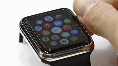 Apple Watch sales to consumers set record in holiday week