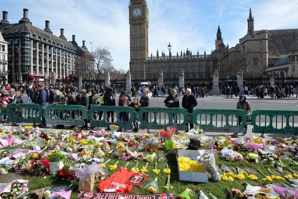 Westminster attack: Video shows apparent security flaws