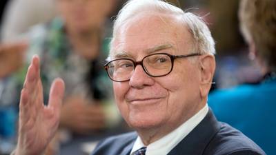 Lucy Kellaway: Why do we  tolerate Buffett’s  lame, sexist ‘jokes’?