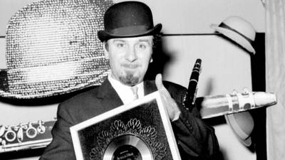 Jazz singer and clarinettist Acker Bilk dies at age of 85