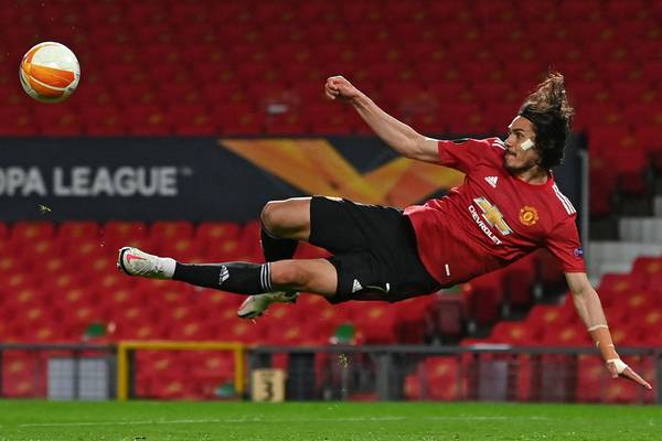 Edinson Cavani signs one-year contract extension with Manchester United