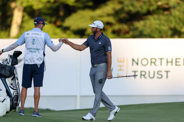 Dustin Johnson extends lead as Rory McIlroy struggles in Boston