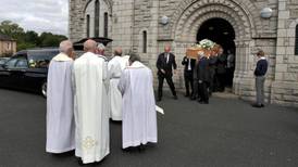 Hundreds attend funeral of Don Reid