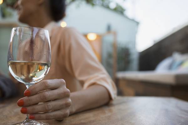 How are alchohol-free wine and beer made?