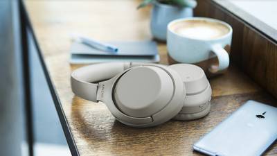 Tech review: Decent bluetooth headphones that will tune out the world