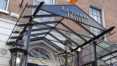 Former La Stampa owner apologises for calling receiver ‘a thug’