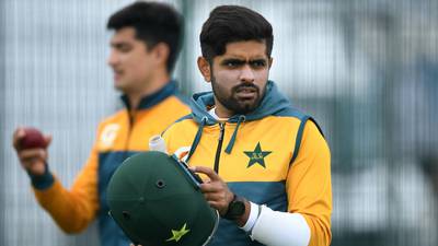 England face up to sterner test as Pakistan enter the bubble