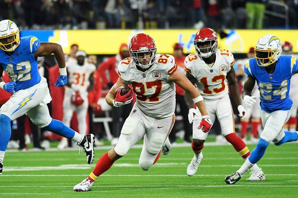 Travis Kelce leads Chiefs in takedown of Chargers