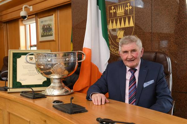 Mick O’Dwyer gets his hands on Sam Maguire yet again