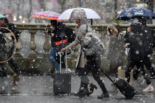 ‘Rather unpleasant’ weekend of snow promised as weather warning issued