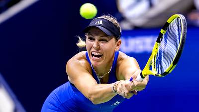 Caroline Wozniacki edges past Petra Kvitová into US Open third round on night of nostalgia