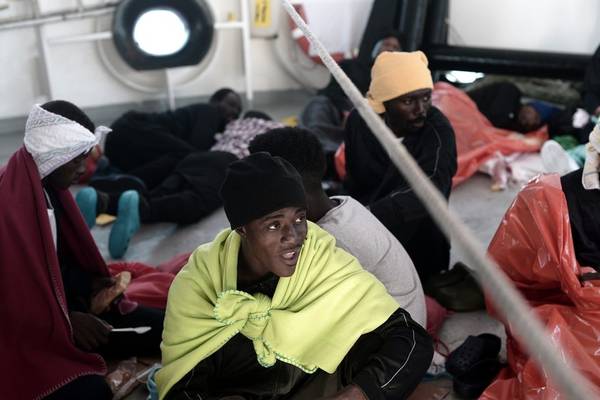 Italy and France seek to resolve migrant row as pope intervenes