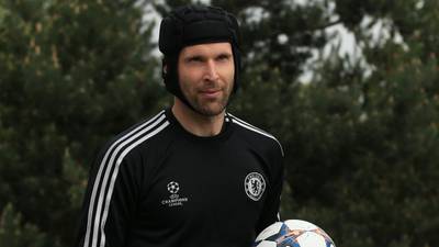 Petr Cech undergoes shoulder surgery