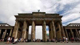 German growth picks up as weak euro helps exports
