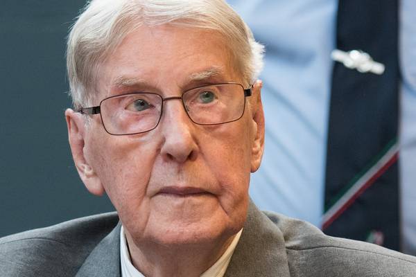 Ex-Auschwitz guard (95) dies before conviction is binding