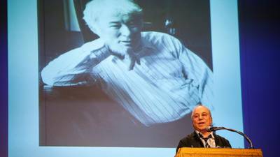 Heaney’s words music to the ears of Paul Simon in New York  tribute to poet