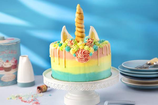 Unicorn cake: a baking project for the long weekend