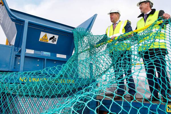 Fishermen to bring plastic from ship to shore for marine litter project
