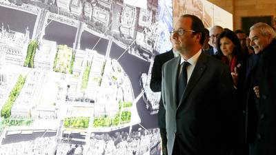 François Hollande looks to revive ghostly  ‘cradle of Paris’