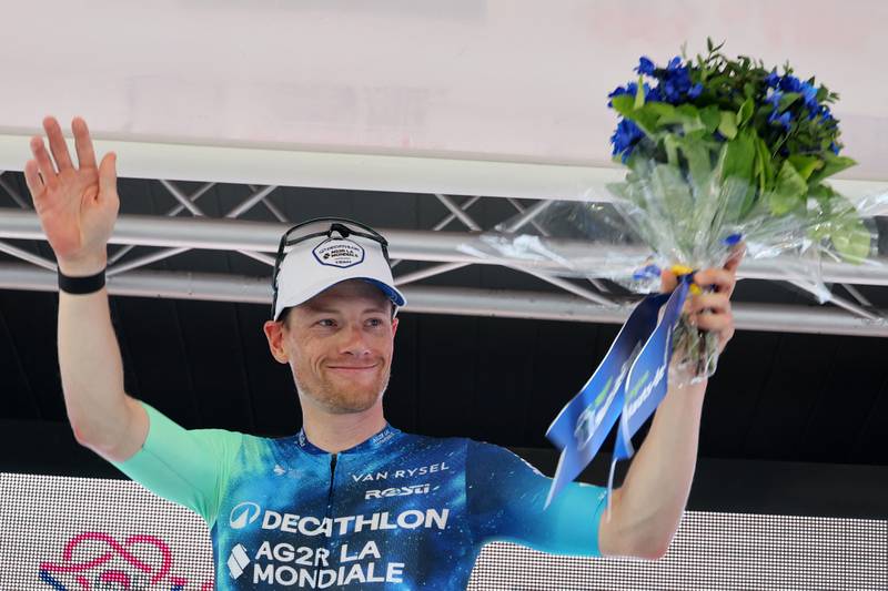Sam Bennett wins second stage of Four Day of Dunkirk, ending bunch sprint drought