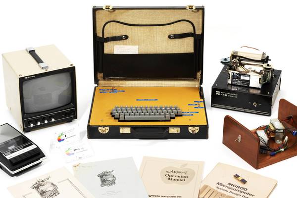 Apple-1 computer sells for £371,250 in online auction