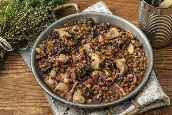 Galician porky bits and lentils