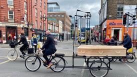 Bicycle-drawn hearse brings cycling advocate on his last journey