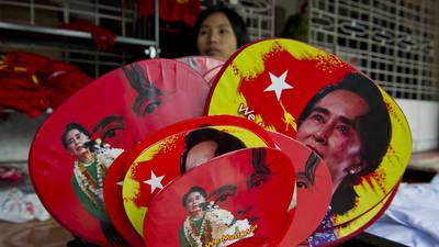 Burma’s president congratulates Suu Kyi as count continues