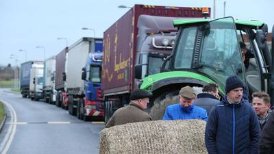Farmers mount 12-hour Aldi blockade and warn of more beef price protests