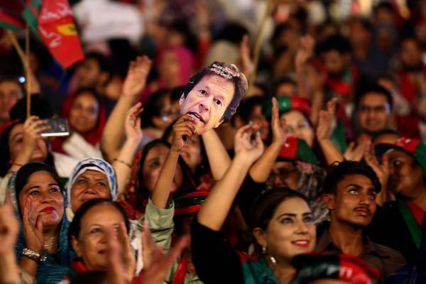 Pakistan’s Imran Khan seeks election win over jailed ex-PM’s party