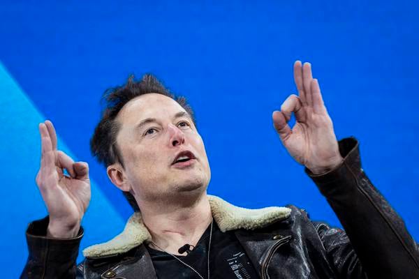 Musk lets fire at fleeing investors in profanity-laden interview