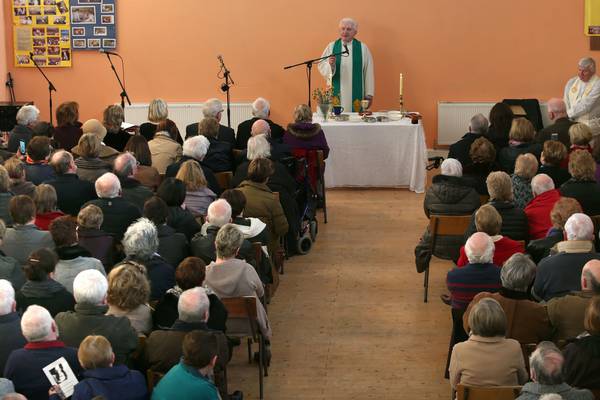 Hundreds attend Mass as Tony Flannery defies Vatican ban