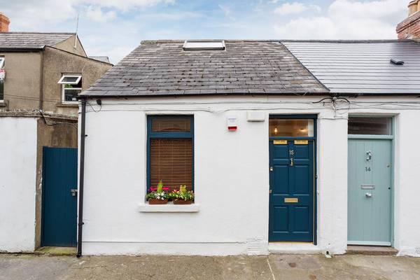 A touch of glass: light-filled Portobello cottage for €535K