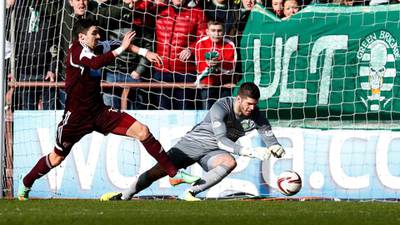 Fraser Forster sets clean sheet record as Celtic go 21 points clear at top