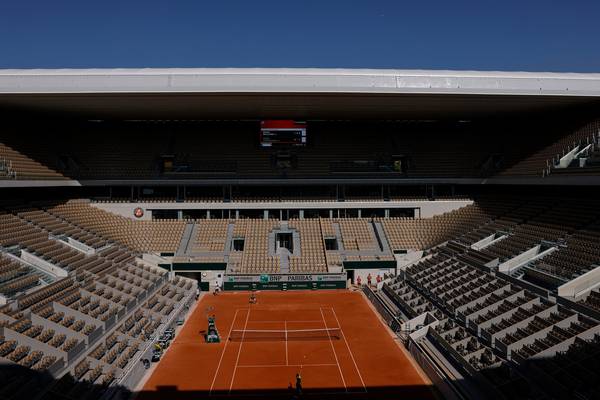 French Open attendance cut to 1,000 spectators per day
