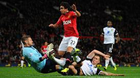 Hernandez reminds  Moyes of his ability as Manchester United advance