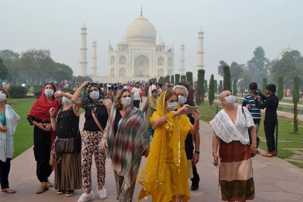 Delhi authorities restrict car use amid air pollution crisis