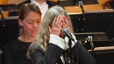 Patti Smith forgets Bob Dylan lyrics during Nobel tribute