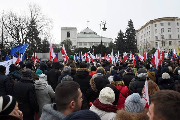 Polish budget debate sparks protests over rules on media’s role