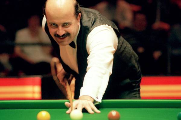 Former snooker player Willie Thorne (66) dies