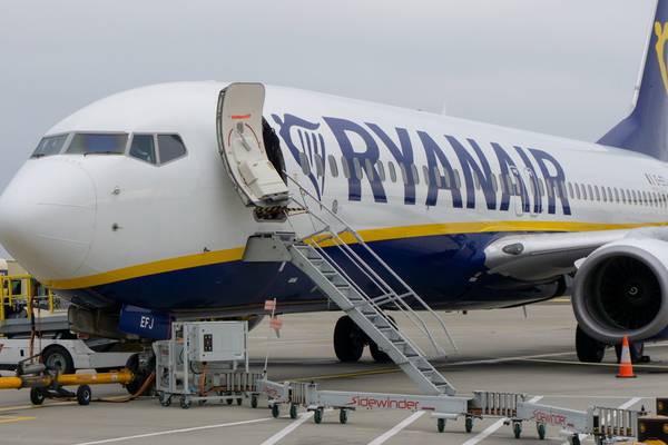 Ryanair to sue UK over traffic light system for international travel