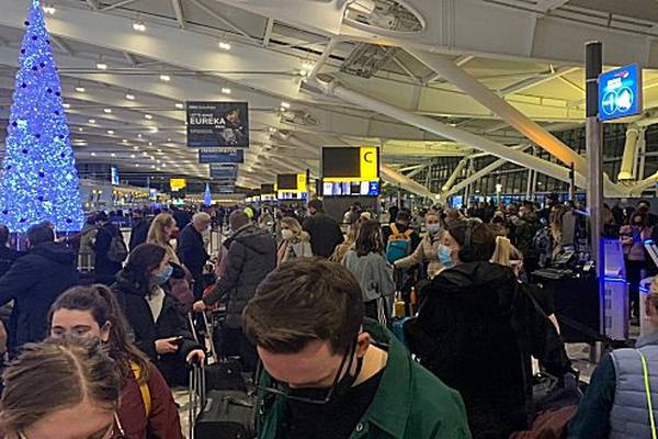 Travel ban? Passengers come to Ireland on multiple flights today
