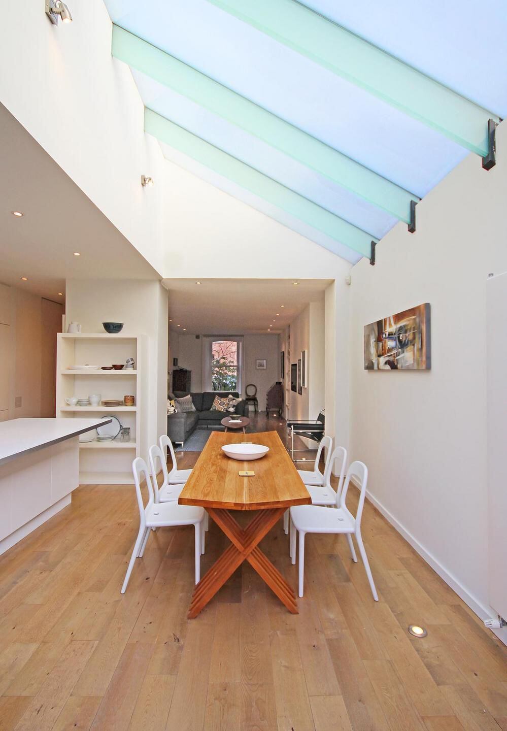 Living in Ireland [洋書] Living in Ireland [洋書]