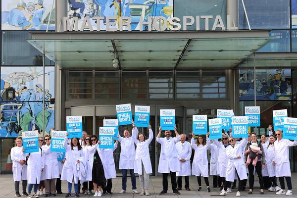 Taoiseach urges medical scientists to call off strike action