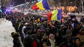 Romanians rally as new government pushes to pass emergency decrees