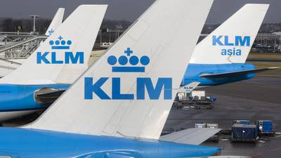 KLM pilots threaten legal action over pension demands